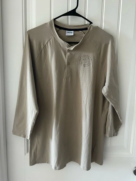 Gymshark Legacy Henley - Picture 2 of 3